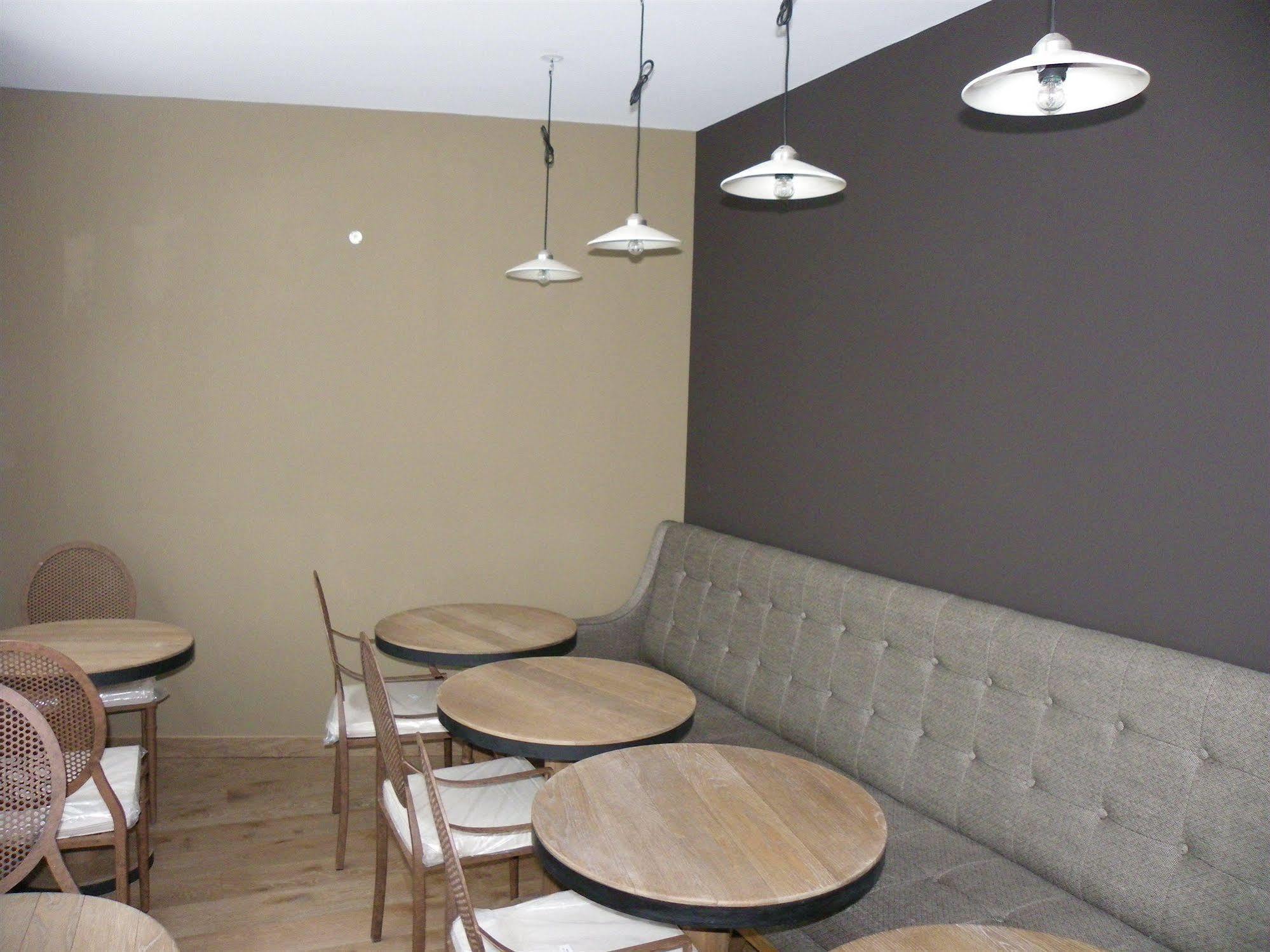 Hotel Les Terres Blanches ชาตู ภายนอก รูปภาพ